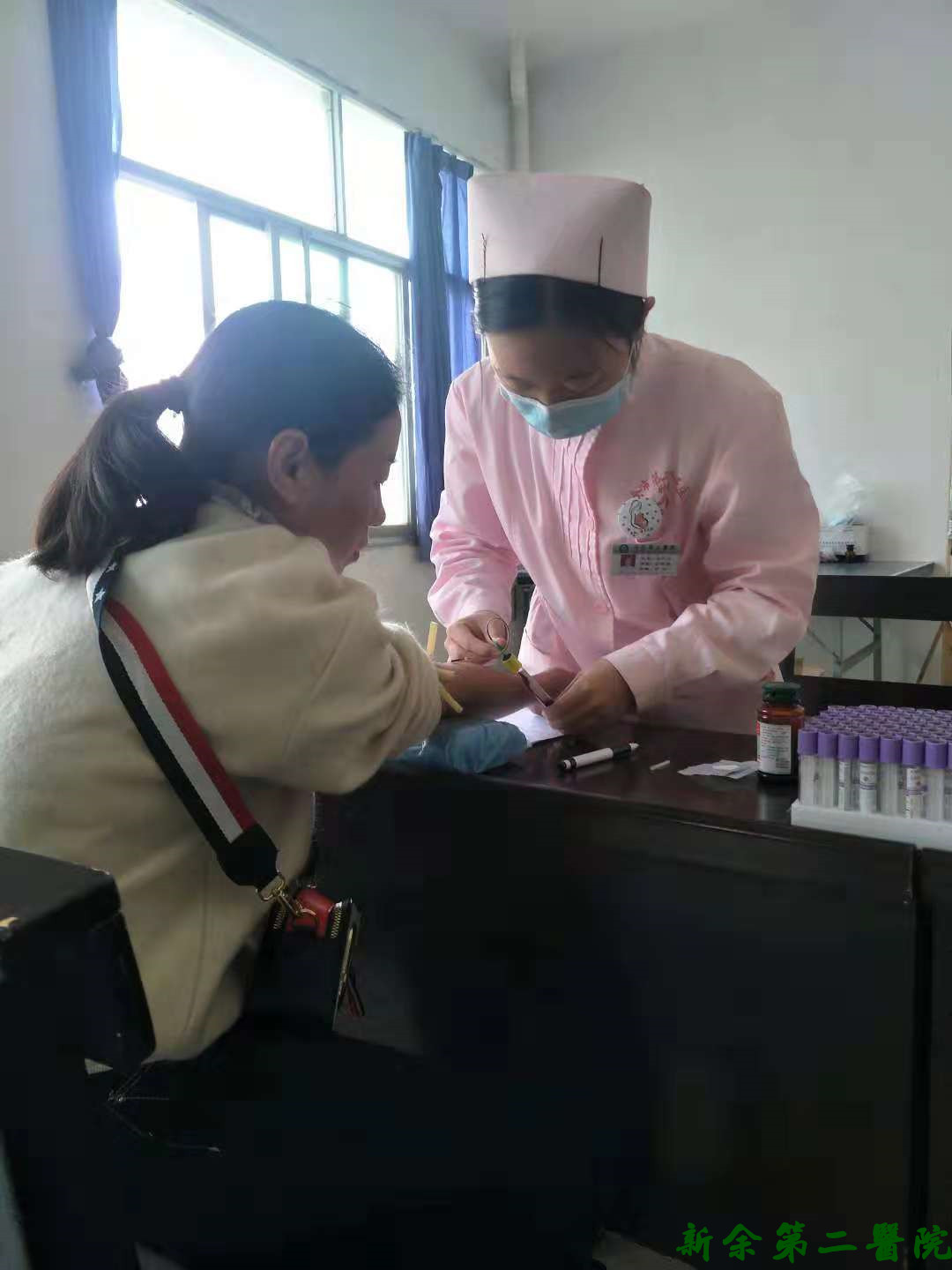 小小徽章 尽显关爱