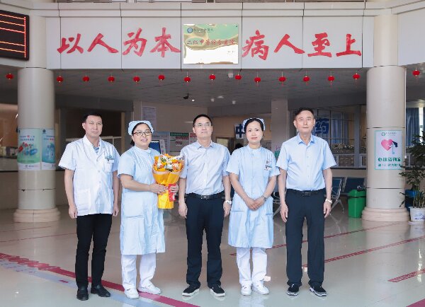 5·12护士节｜市卫健委领导亲切慰问我院市优秀护士代表