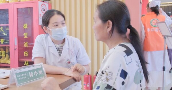 我院党员健康志愿服务队进社区义诊